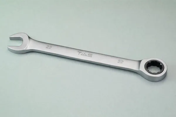 матовый комбинированный ключ с трещоткой