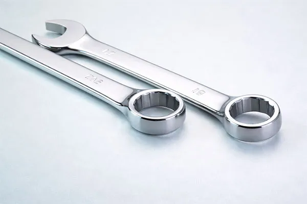 Комбинированный гаечный ключ с зеркальной полировкой
