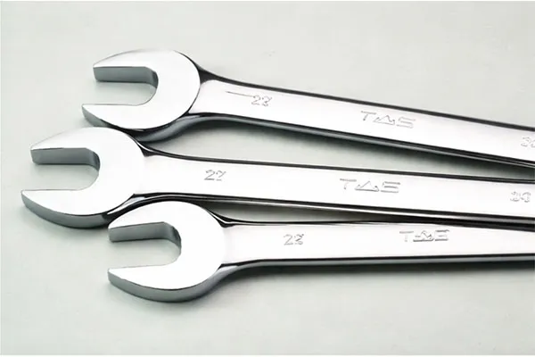 Двусторонний рожковый гаечный ключ с зеркальной полировкой