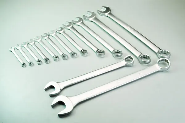 Комбинированный гаечный ключ с матовой отделкой